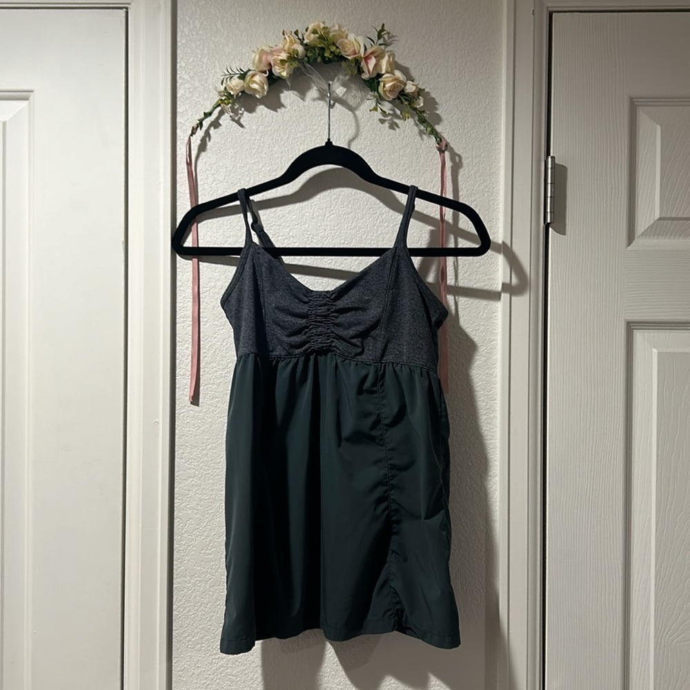 Athleta Bestie Yoga Tank - Picture 2 of 6